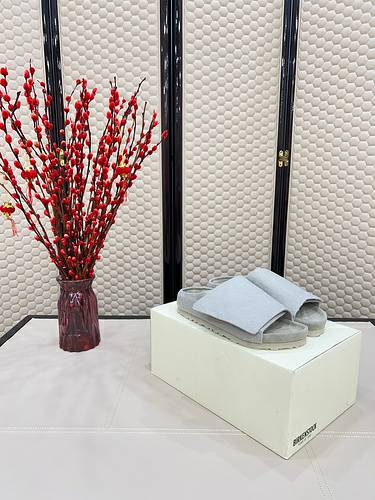 Picture of Fear of God x Birkenstock Shoes Women _SKUfw135202948fw